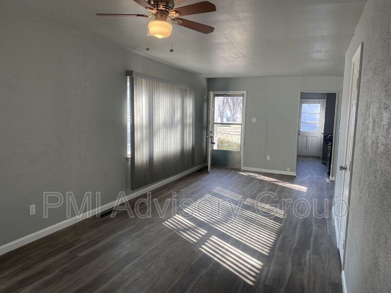 2424 Sw 25th Dr - Photo 3 of 15