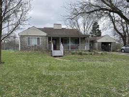 featured image of 7723 W Chester Rd