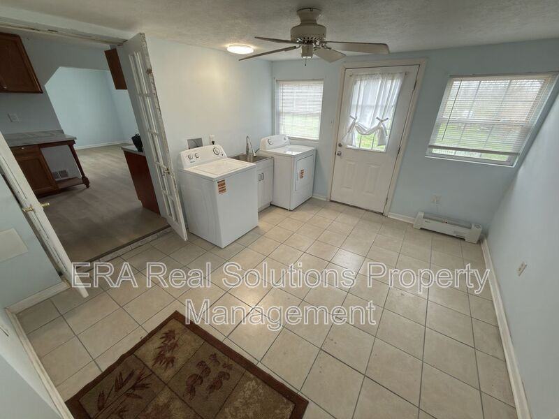 7723 W Chester Rd - Photo 2 of 18