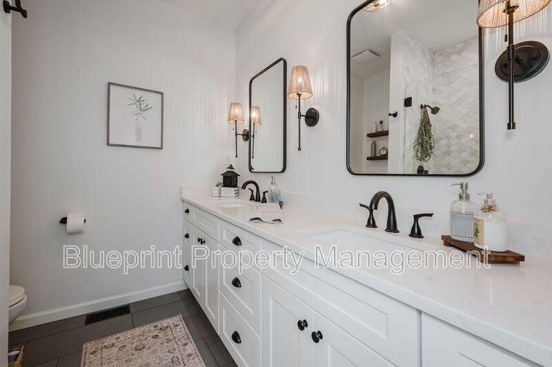 5012 Wendover Dr - Photo 7 of 20