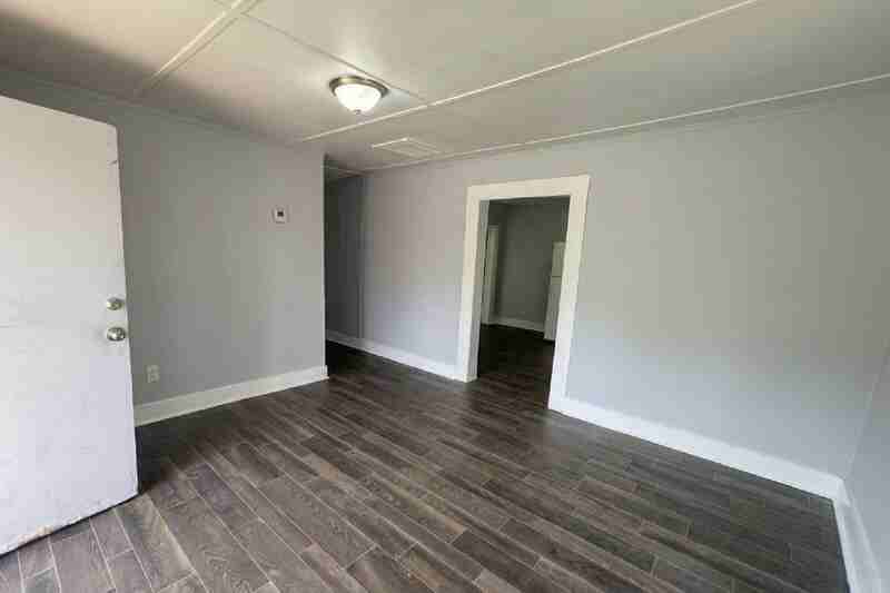 730 Searcy Ave - Photo 2 of 16