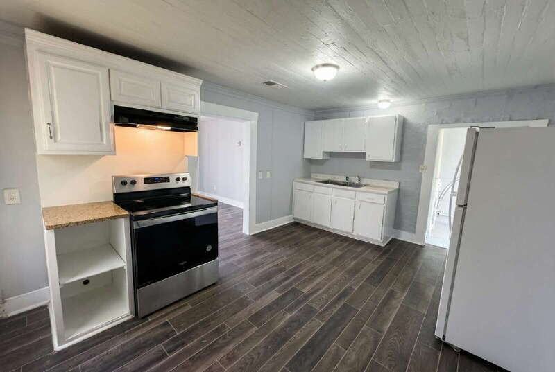 730 Searcy Ave - Photo 3 of 16