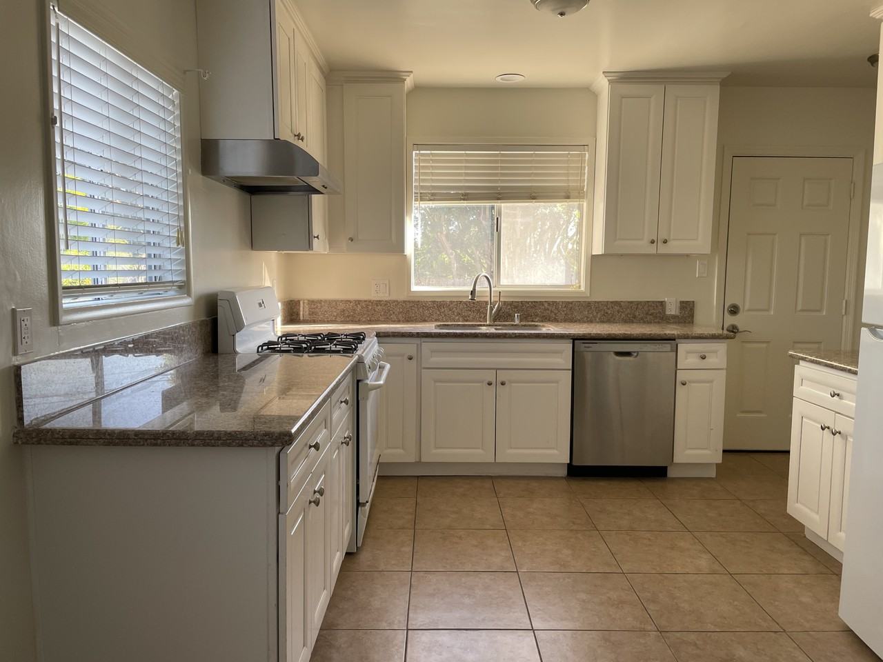 1326 Curtis Ave #NA - Photo 6 of 9