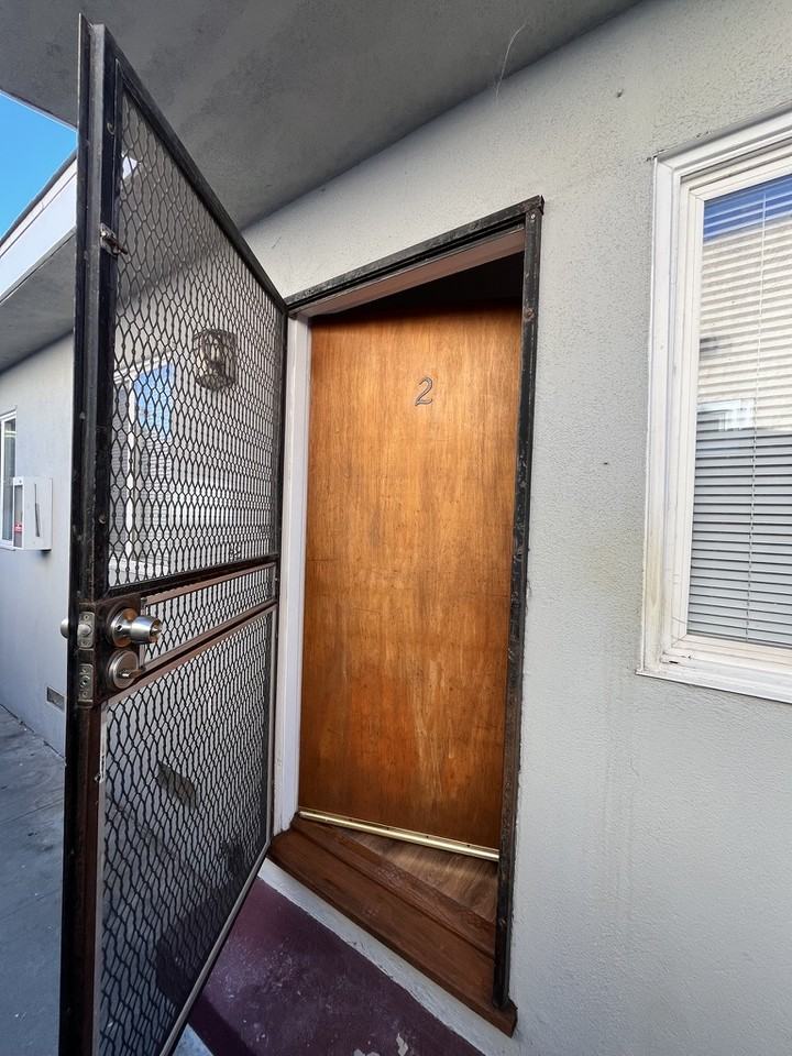 152 W Market St #2 - Photo 2 of 9