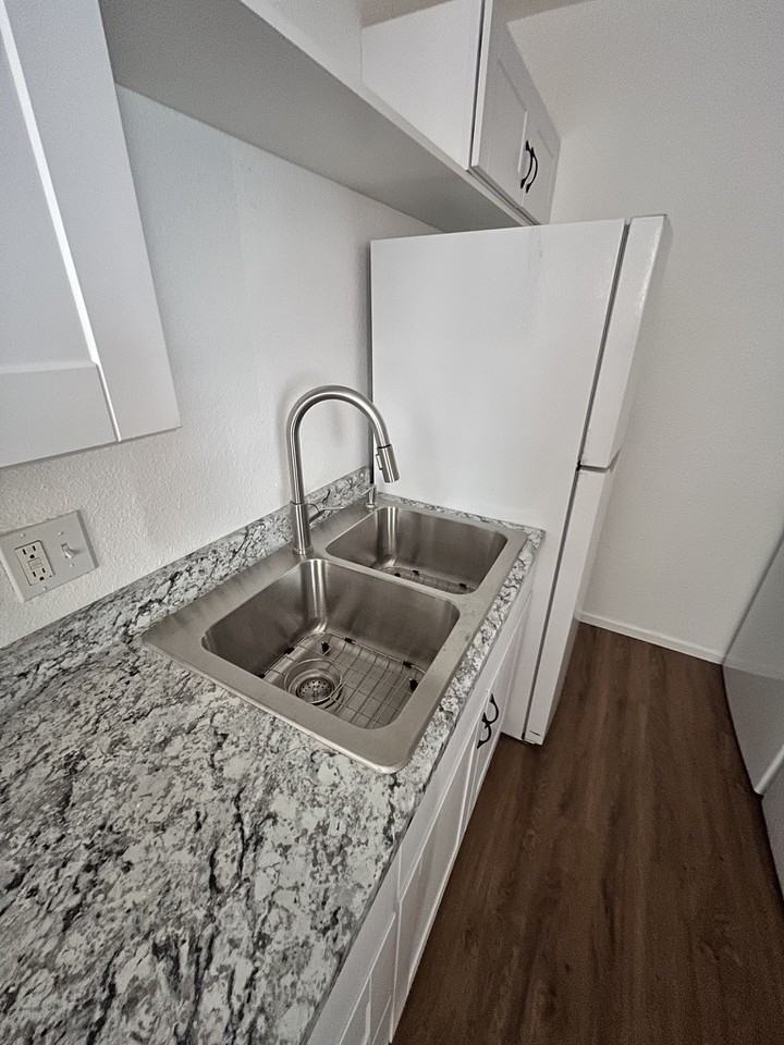 152 W Market St #2 - Photo 3 of 9