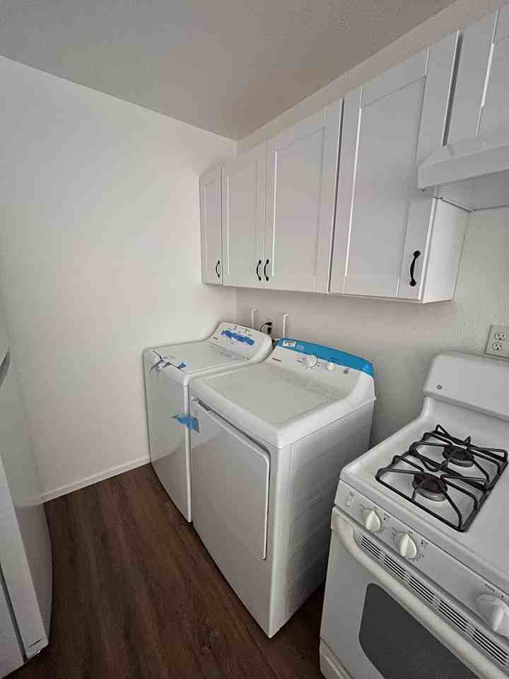 152 W Market St #2 - Photo 5 of 9