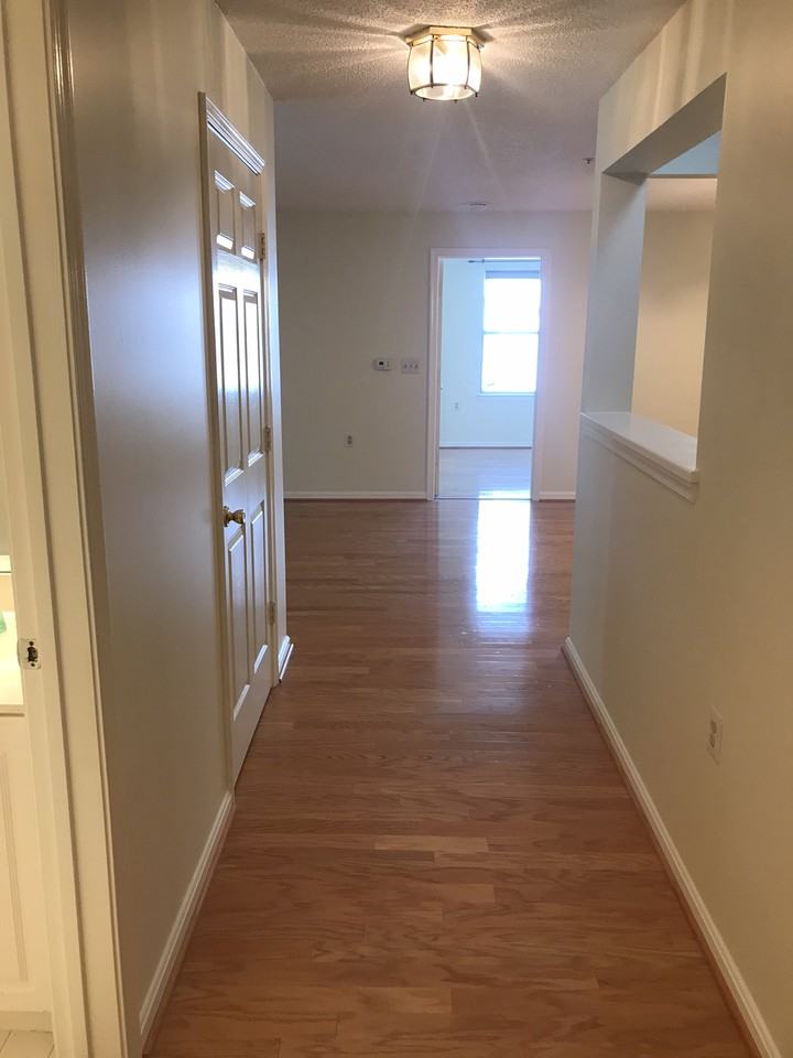 10018 Vanderbilt Cir #4 - Photo 3 of 47