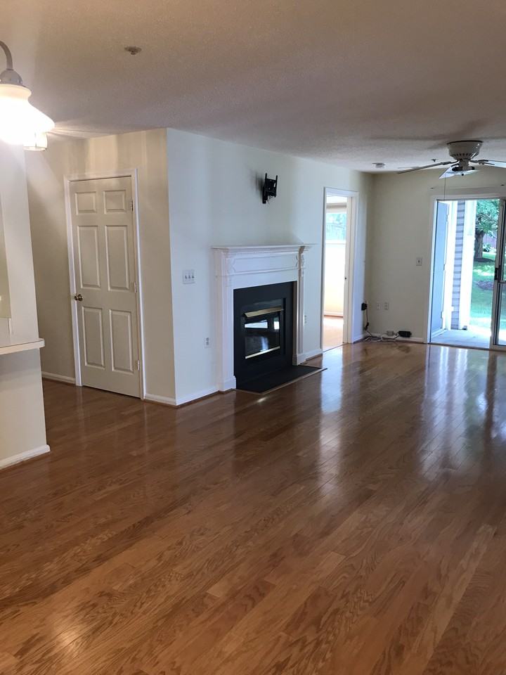 10018 Vanderbilt Cir #4 - Photo 4 of 47