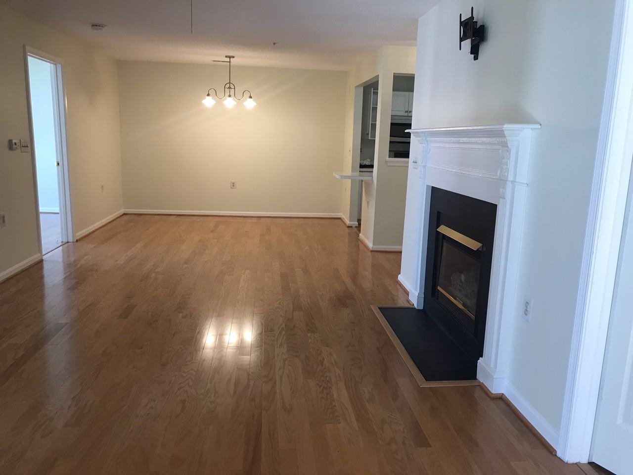 10018 Vanderbilt Cir #4 - Photo 6 of 47