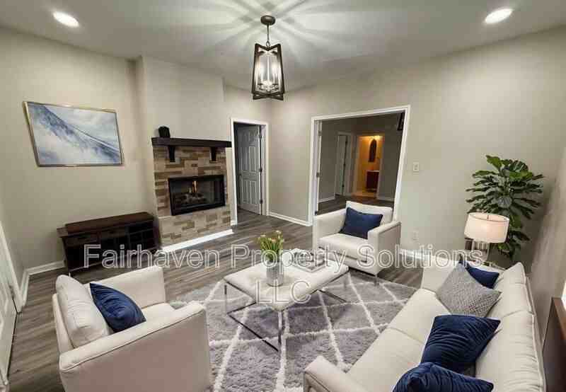 1097 Fortress Ave Sw - Photo 4 of 28