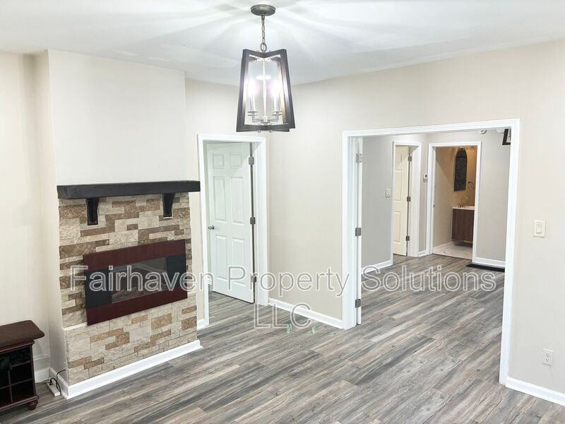 1097 Fortress Ave Sw - Photo 5 of 28