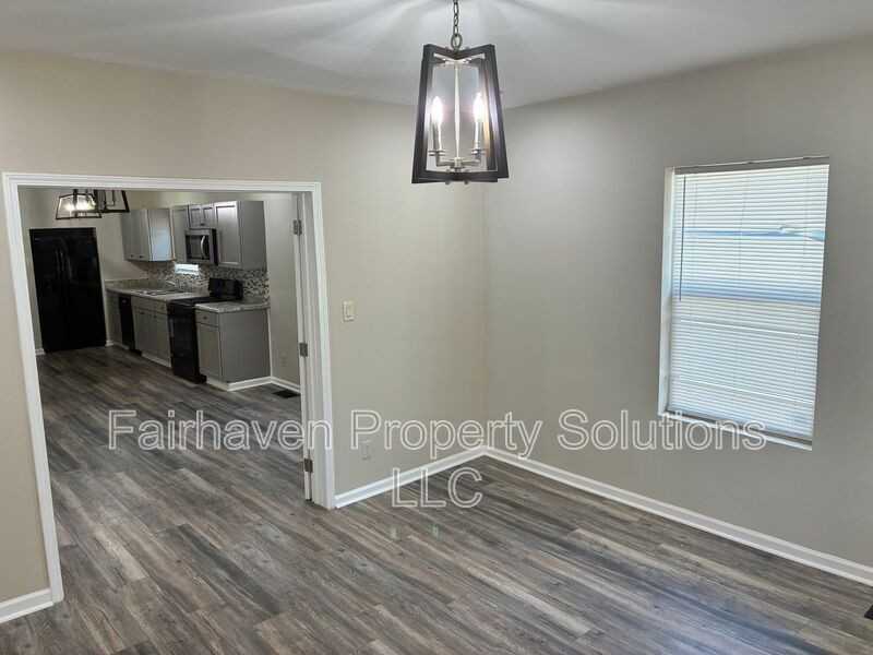 1097 Fortress Ave Sw - Photo 6 of 28