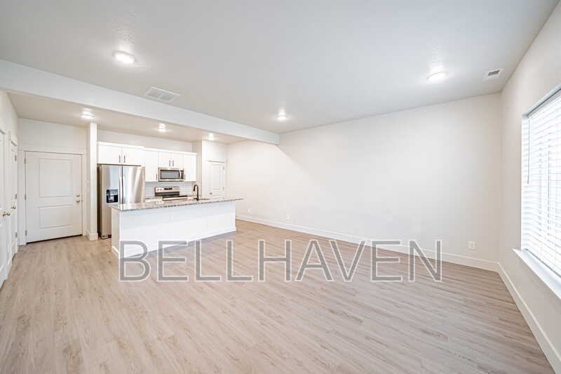 651 Sw #2101 - Photo 2 of 14