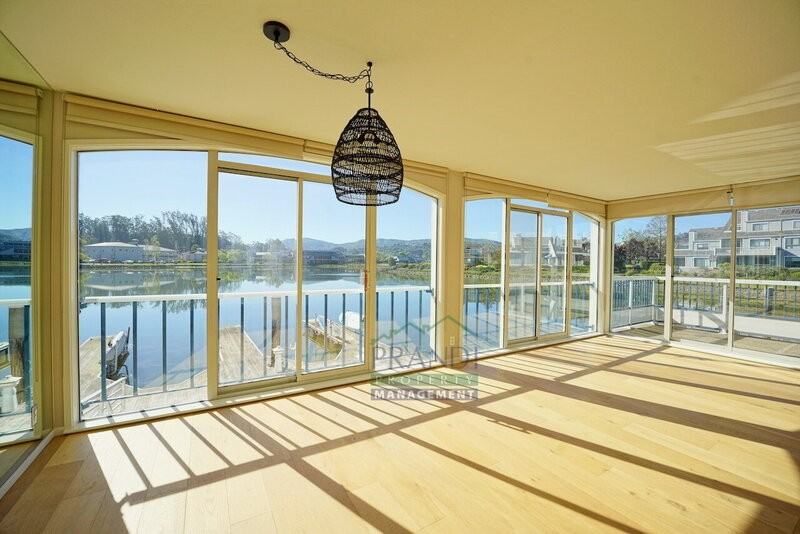 5105 Shelter Bay Ave - Photo 4 of 18