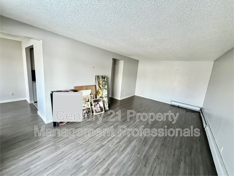 12421-82 Street Nw #202 - Photo 2 of 13