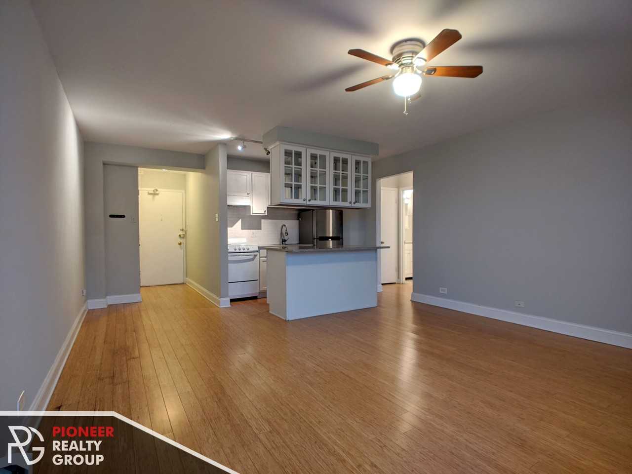 445 W Wellington Ave