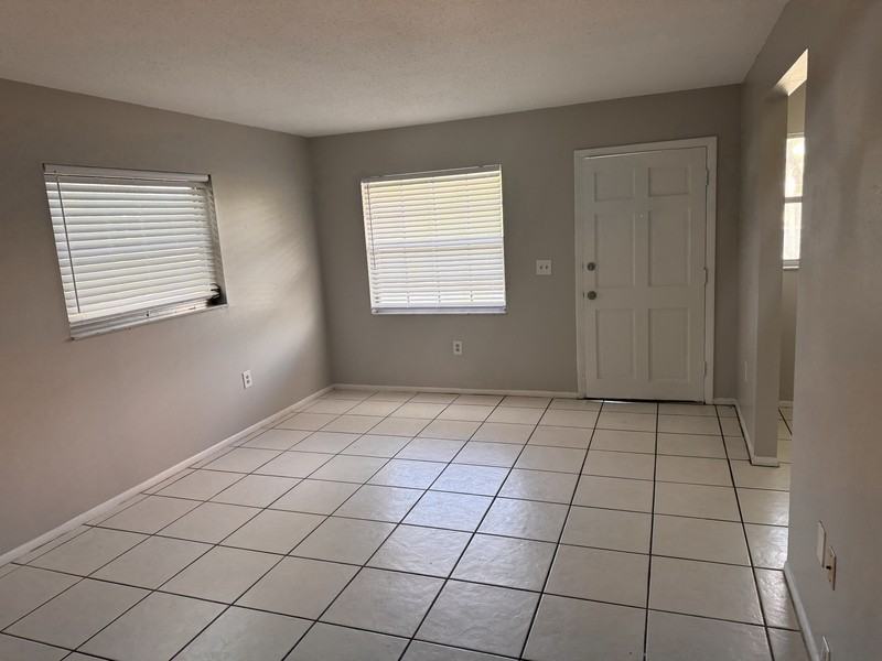 2481 8th St - Photo 2 of 8