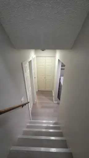 57 Eastman Cres #C - Photo 3 of 10