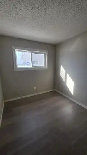 57 Eastman Cres #C - Photo 4 of 10