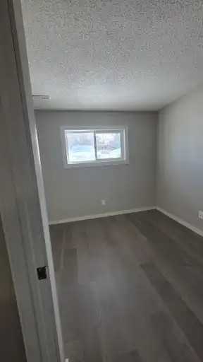 57 Eastman Cres #C - Photo 6 of 10