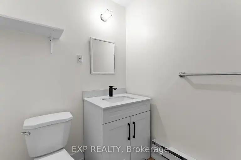 1558 Queen St E #2 - Photo 4 of 13