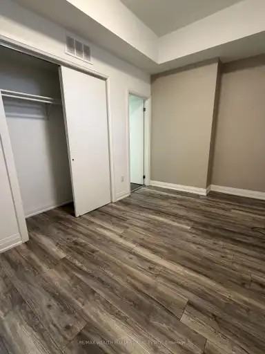 217 Jarvis St #5 - Photo 6 of 9