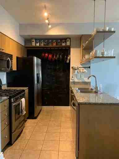 9 Spadina Ave #202 - Photo 3 of 10