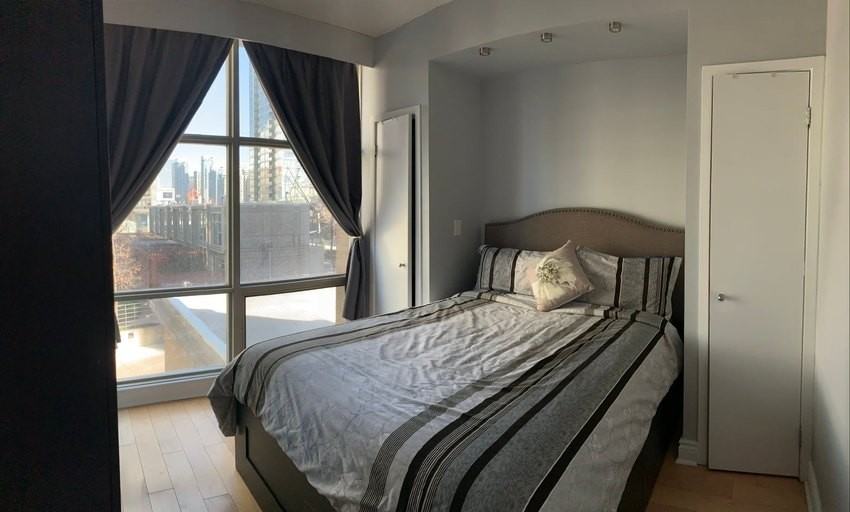 9 Spadina Ave #202 - Photo 4 of 10