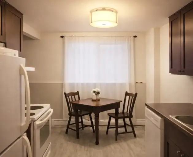 7604 95 St Nw - Photo 4 of 12