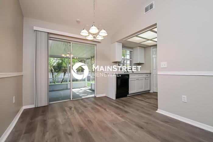 8007 Apache Ln - Photo 3 of 15