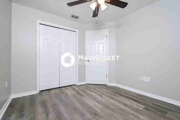 8007 Apache Ln - Photo 6 of 15