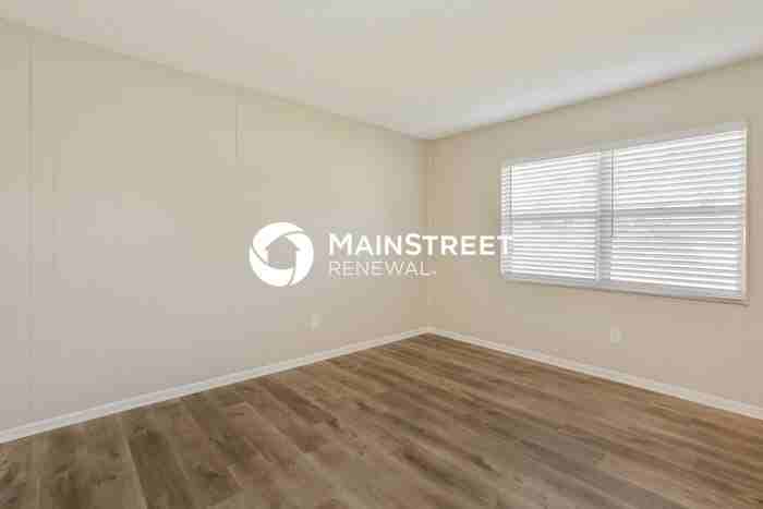 1021 Giovanni St - Photo 4 of 16