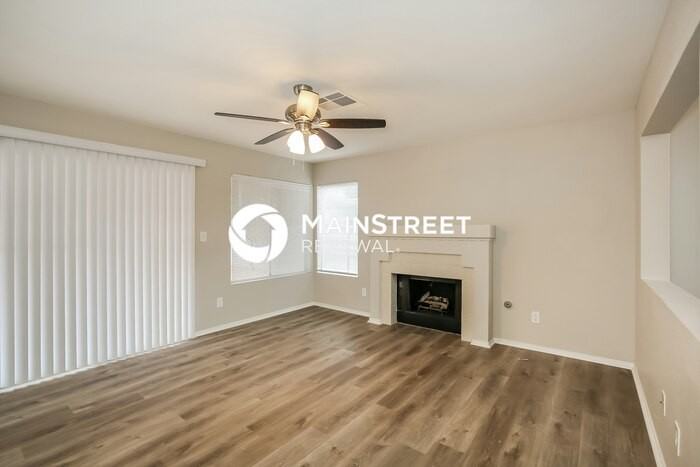 1637 Bent Arrow Dr - Photo 2 of 17