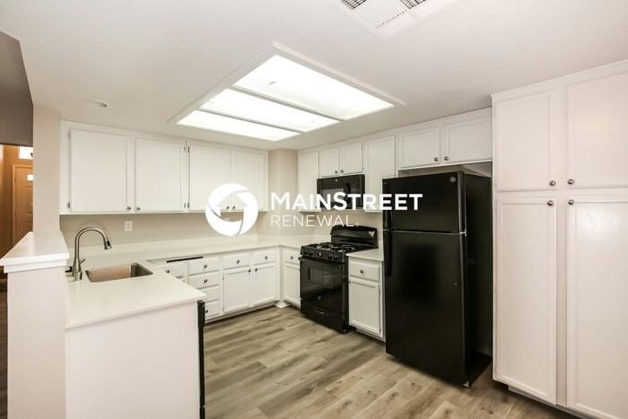 1637 Bent Arrow Dr - Photo 4 of 17