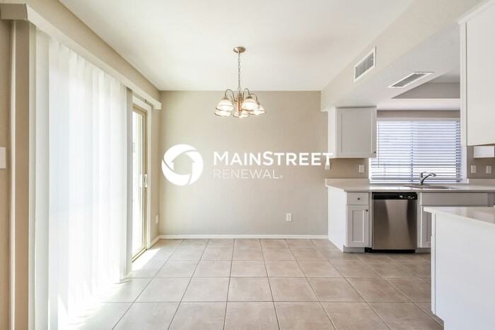 7007 W Pasadena Ave - Photo 6 of 16