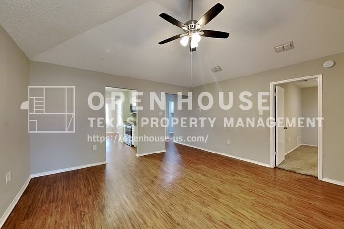 4109 Meadow Park Dr - Photo 5 of 21