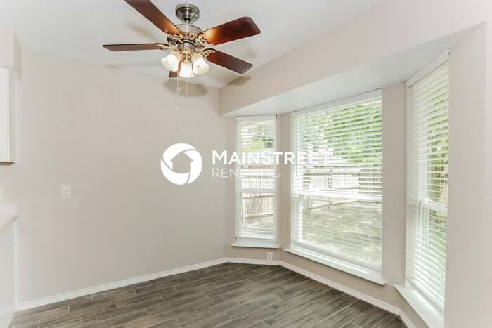 4609 Ringold Dr - Photo 4 of 16