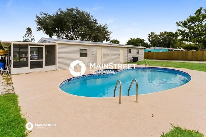 341 Ashley St - Photo 3 of 15