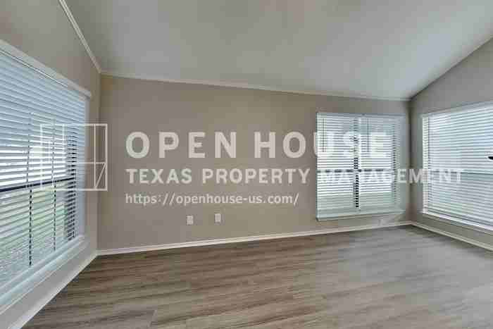 6824 Century Cir - Photo 4 of 22