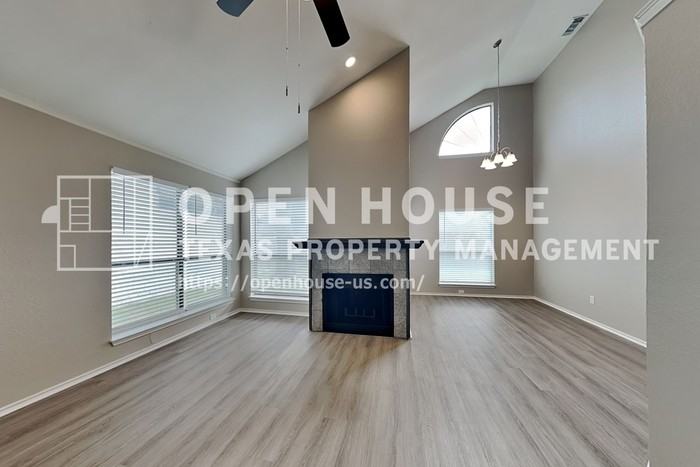 6824 Century Cir - Photo 5 of 22