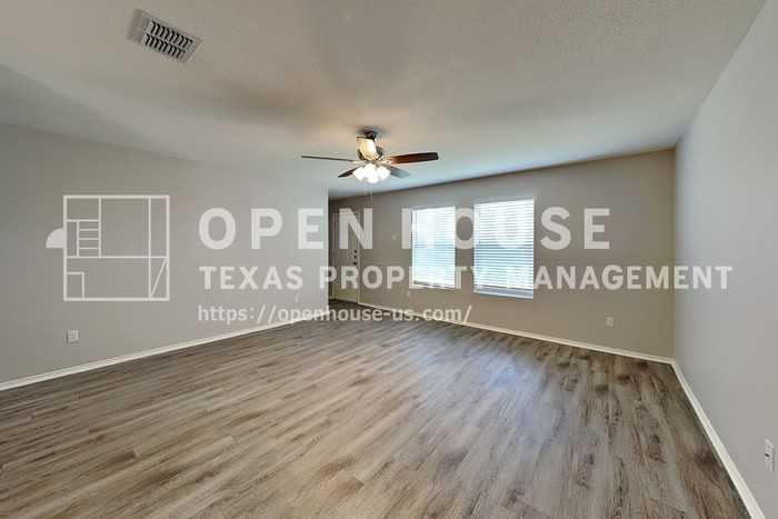 6424 Meadow Way Ln - Photo 4 of 23