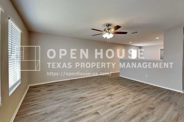 6424 Meadow Way Ln - Photo 5 of 23