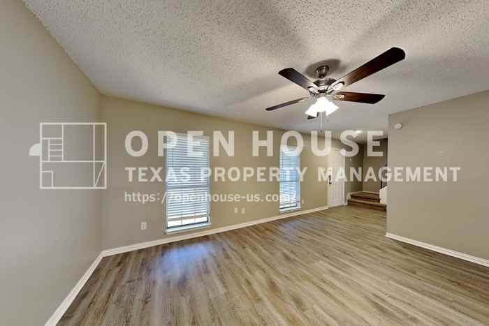 1504 Homestead St - Photo 4 of 23