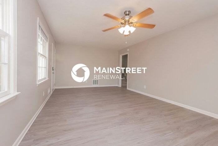 2826 Bretton Dr - Photo 5 of 17