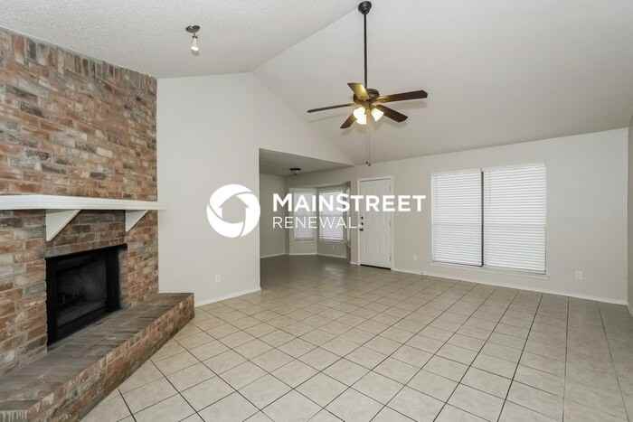 1072 Westcliff Ave - Photo 3 of 16