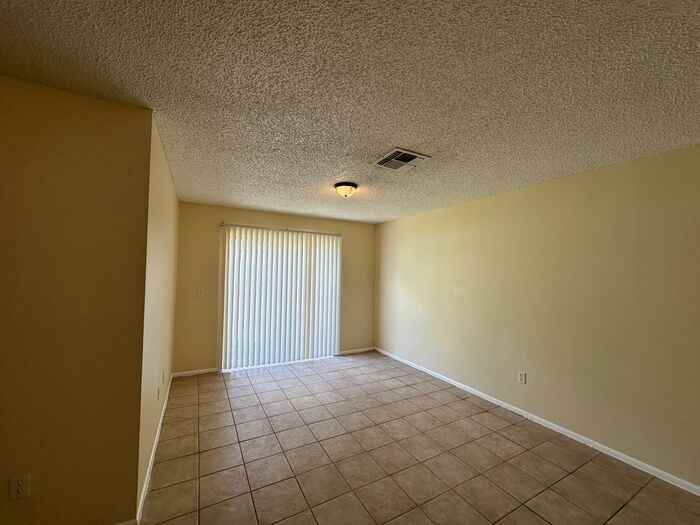 1820 Bonneville Dr - Photo 7 of 14