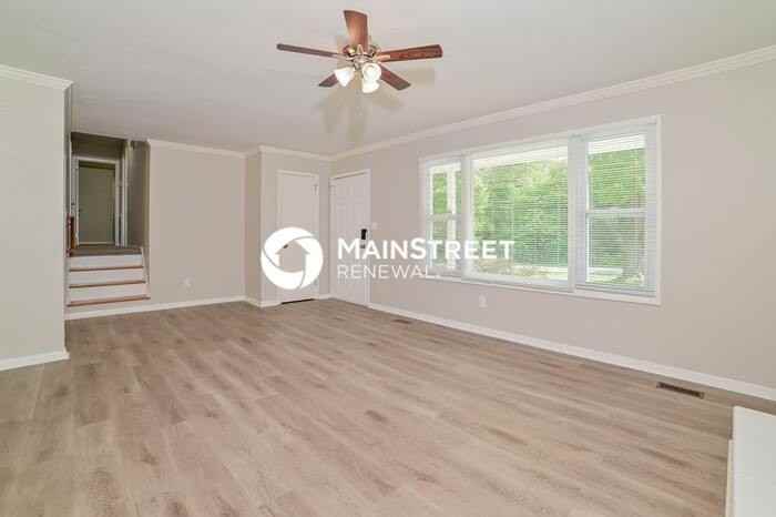 7833 Brownvue Rd - Photo 5 of 18