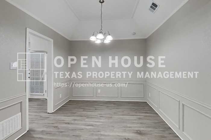 406 W Marble St - Photo 7 of 20