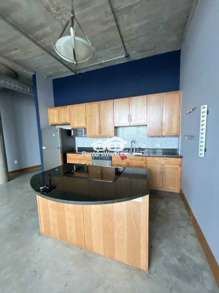 2323 Locust St #410 - Photo 5 of 30