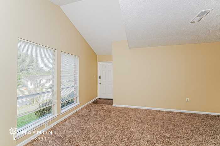 225 Bayberry Rd - Photo 4 of 14